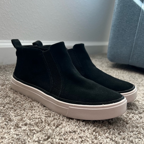 Toms Black Suede Slip-On Boots - Picture 4 of 6